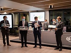 Remise d'ordinateurs portables aux étudiants d’Assas-Melun - Agrandir l'image (fenêtre modale)