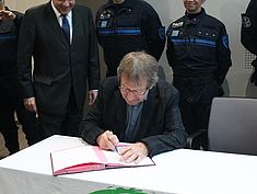 Signature de la convention CISPD - Agrandir l'image (fenêtre modale)