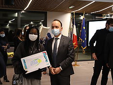 Remise d'ordinateurs portables aux étudiants d’Assas-Melun - Agrandir l'image (fenêtre modale)