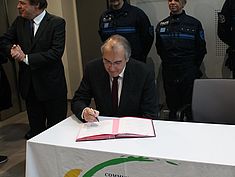 Signature de la convention CISPD - Agrandir l'image (fenêtre modale)